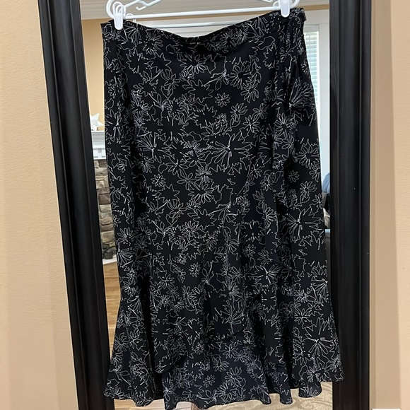 NWT Max Studio High low, faux wrap around skirt. - Picture 4 of 8